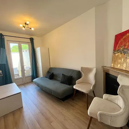 Apartment Duplex Avec Terrasse A 15 Min De Lyon